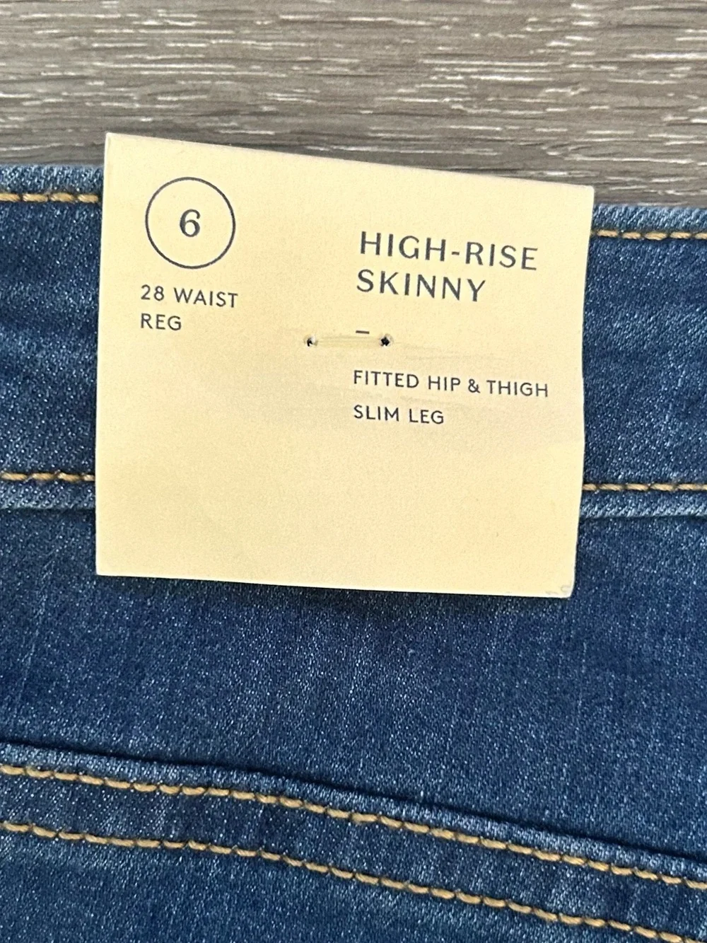 NWT Size 6 Universal Thread Medium Wash High Rise Skinny Jeans